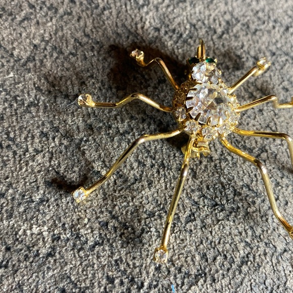 Spider Pin Brooch Green Eyes Clear Crystal Rhinestones Vintage Gold Tone Metal - Picture 7 of 7